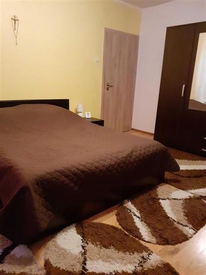Apartament 3 camere si loc de parcare zona Lupeni