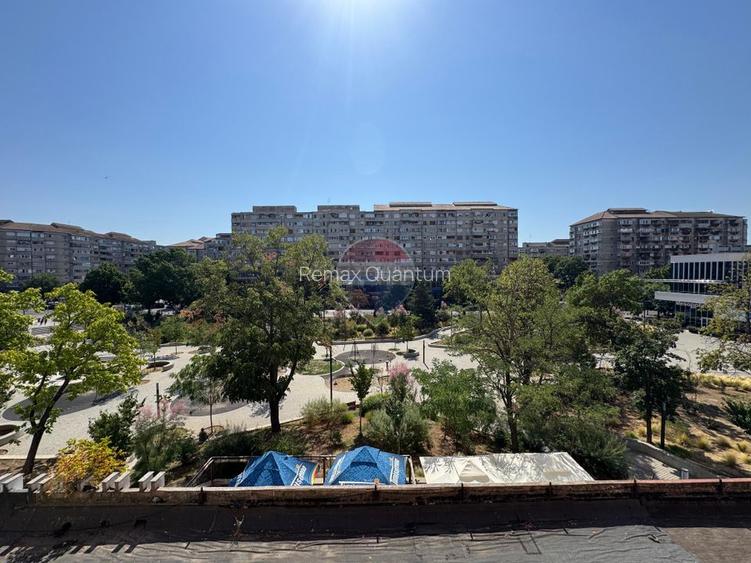 De Vânzare Apartament cu 2 cam, etaj 3, bloc cu lift, Parcul Magnoliei