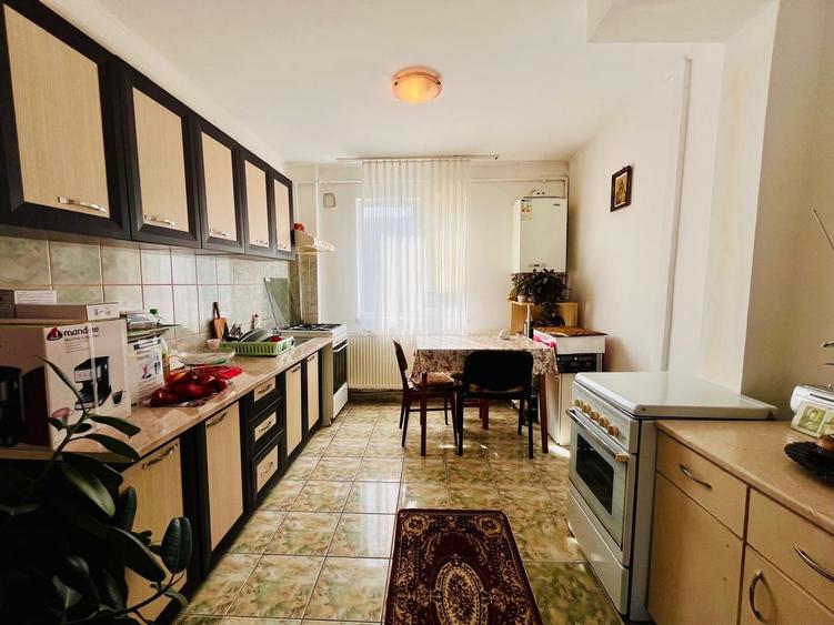 Apartament 3 camere| etaj intermediar |zona Manastur