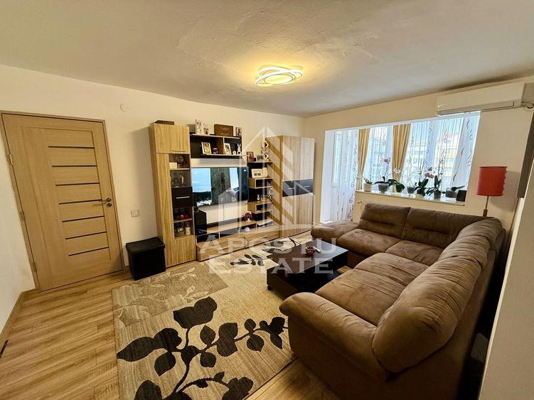 Apartament 3 camere de vanzare, etaj 3, zona Girocului, Timisoara