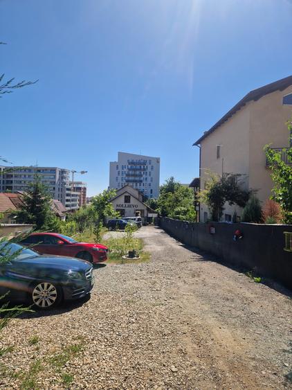 Casa pe Calea Turzii, 12 locuri de parcare