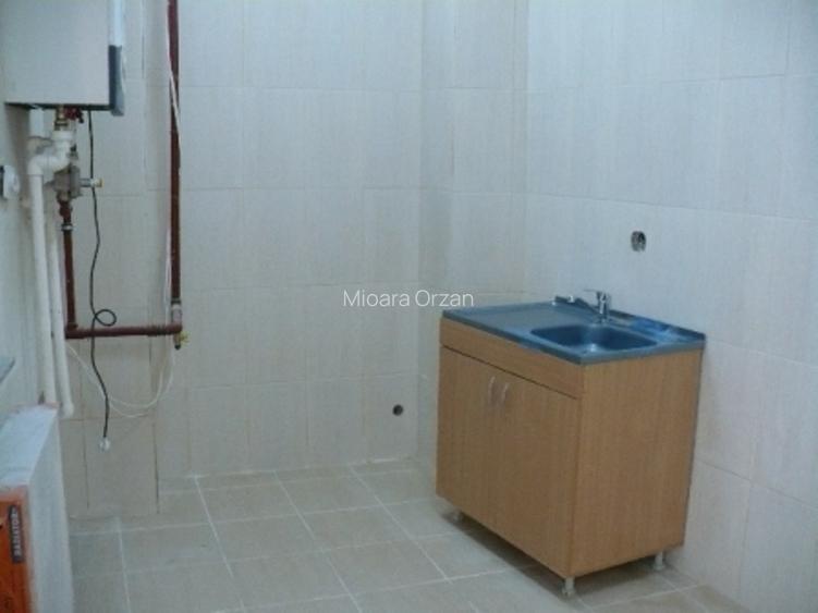 Cotroceni (reper Gradina Botanica), cladire birou 870mp, 10 locuri de parcare - 8
