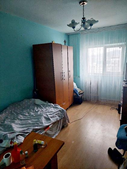 Apartament cu 2 camere, etaj intermediar, decomandat