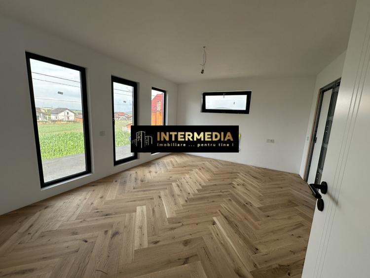 Casa Noua P+1 550 mp teren 3 bai 4 dormitoare Garaj Finisata intern mobila buc