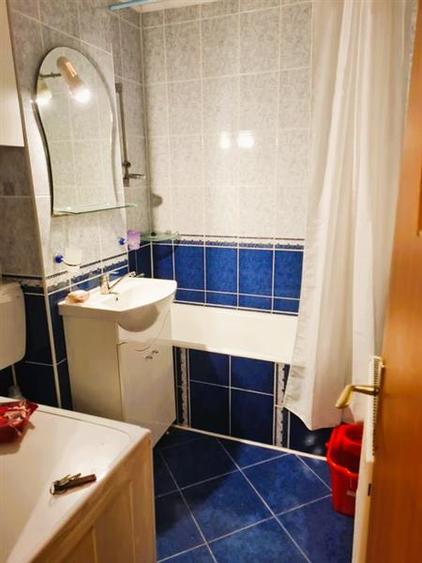 Apartament 2 camere decomandat, etaj intermediar, centrala proprie. Zona racadau