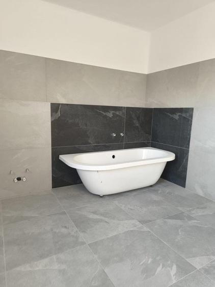 Casa finisata, teren 2500mp, Marginea