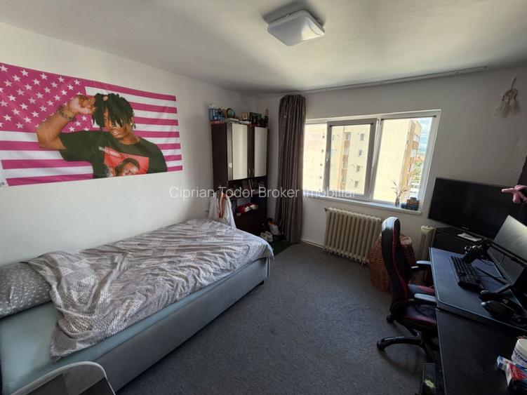 Apartament 3 camere, decomandat  - zona Cetate - 6