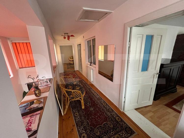 Casa, 4 camere, 400mp, zona Parc