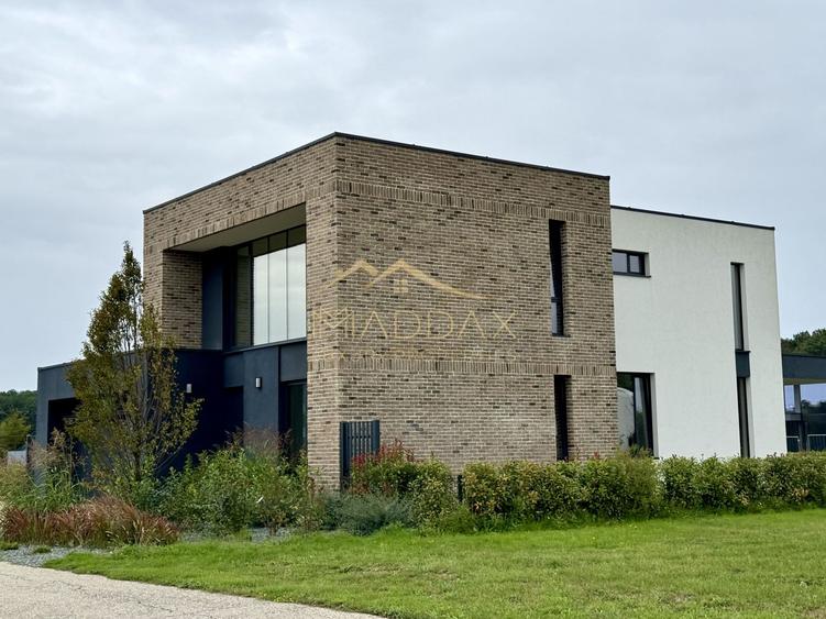 Vila Exclusivista in Mijlocul Naturii *959mp teren*/ 420mpc / Balotesti