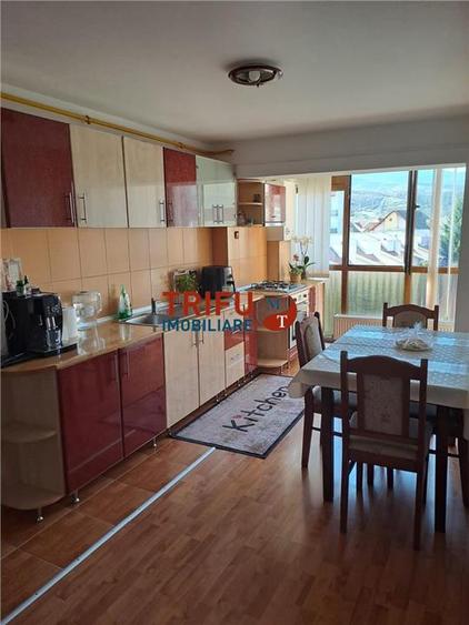 Apartament 2 camere de vanzare zona Piata Cetate