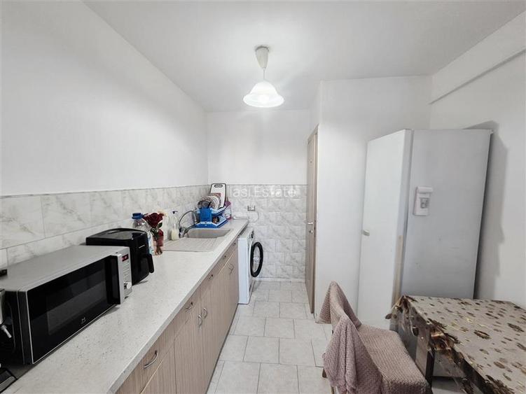 Apartament cu o camera decomandat In Nicolina - 3