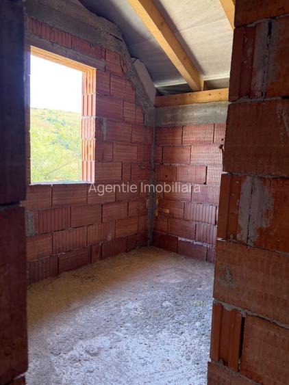 Casă cu predare de autorizatie | 147 mp utili | teren 1400 mp Corpadea - 9