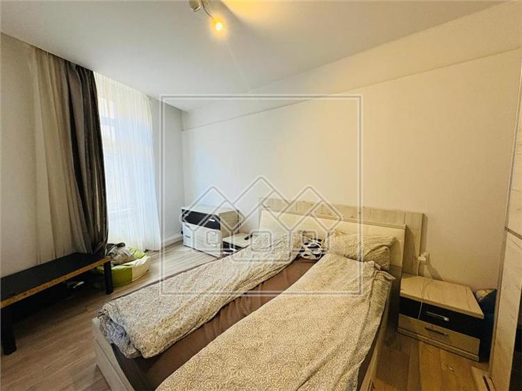 Ap cu 3 camere+pivnita mare, 65 mp utili, situat in Centrul Istoric