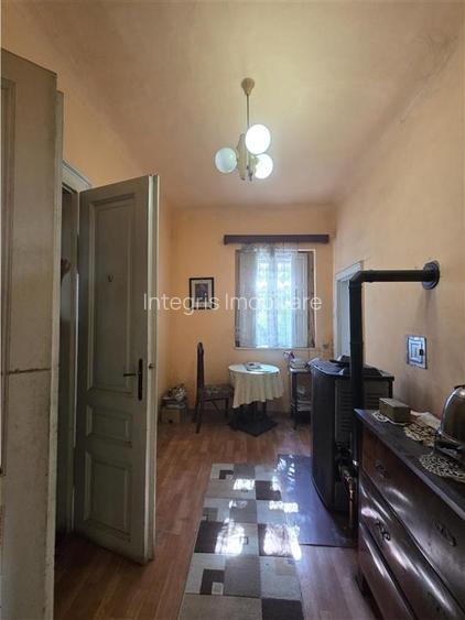 Casa cu 4 camere,curte individuala,acces auto,,ultracentral,Oradea - 7