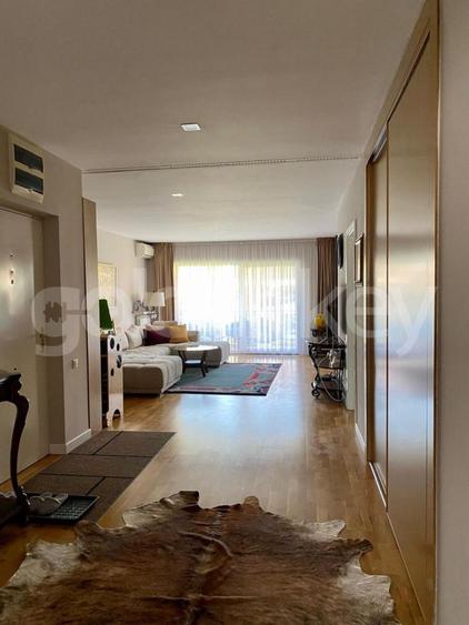 Apartament cu acces la piscina comuna, fitness si 2 locuri de parcare