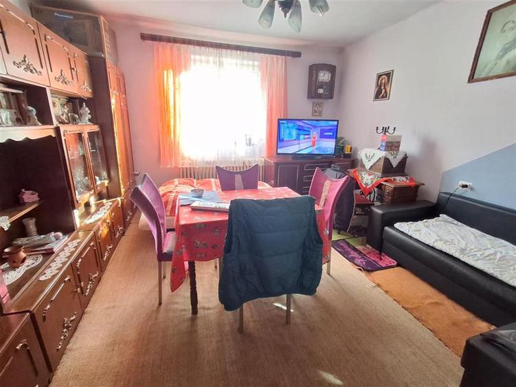 Casa 2 camere 120 mp teren zona Vasile Aaron