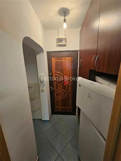 Garsonieră decomandată, etaj 4/4 mobilată, utilata Parcul Circulu - 6