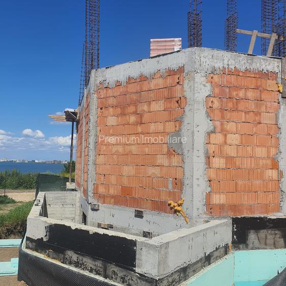 2 vile de lux alaturate, palazu mare, pe malul lacului, vedere frontala la lac - 20