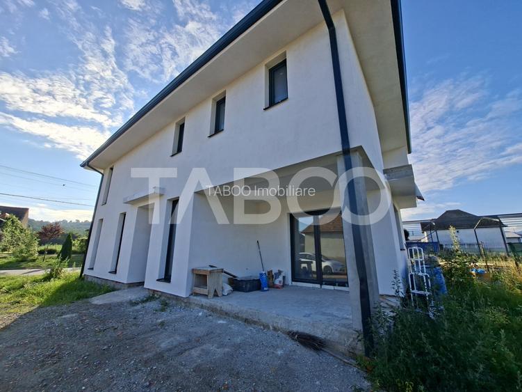 Casa individuala de vanzare 4 camere 300 mp teren Exterior Sibiu