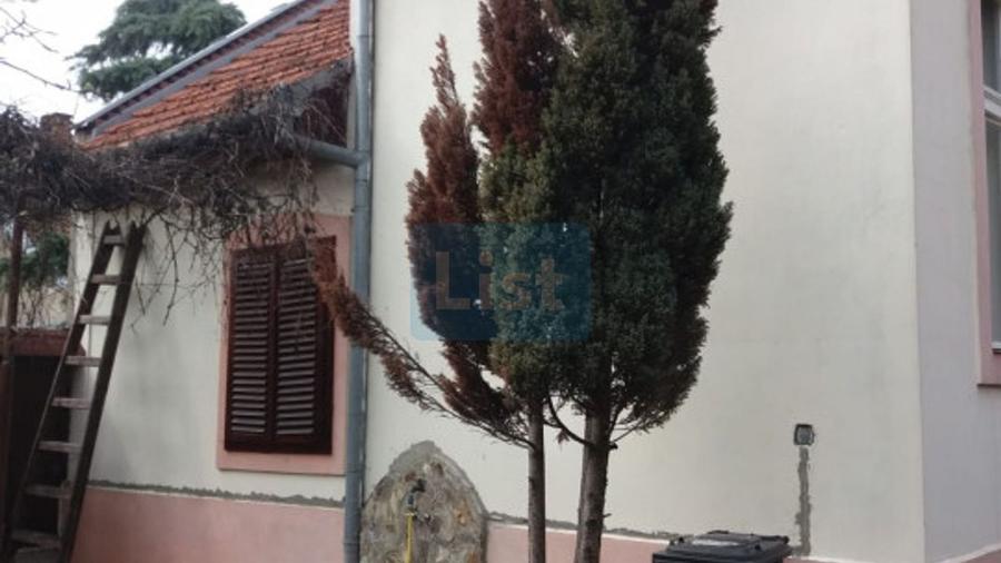 Casa la curte comuna pe 3 nivele, 300mp utili 0% comision