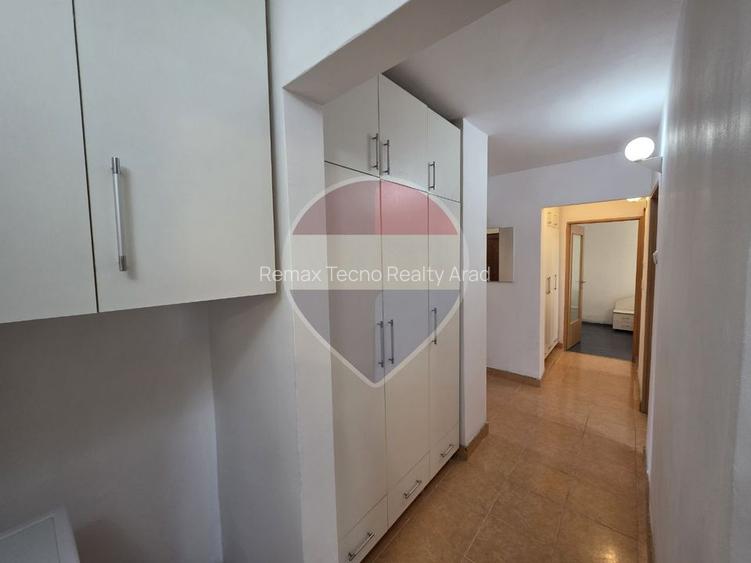 Apartament 4 camere decomandat etaj 2 centrala în zona Confectii