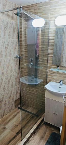 Apartament 2 camere de închiriat, ideal studenti, etaj 2,zona Bulevard