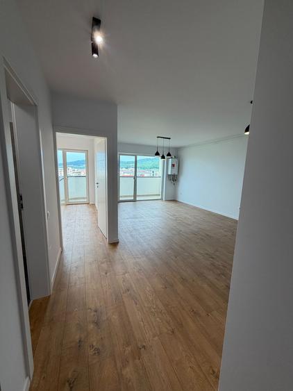 Apartament două camere, finisat nou, zona Eroilor