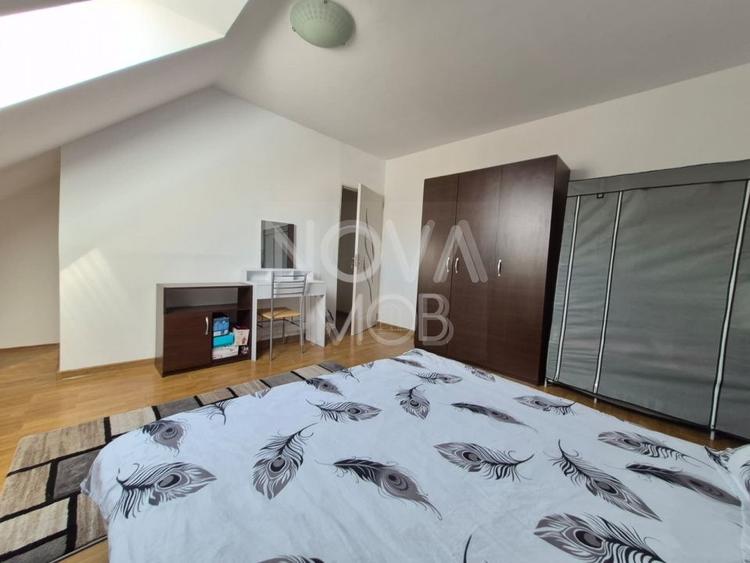 Apartament tip mansarda - Semaforului
