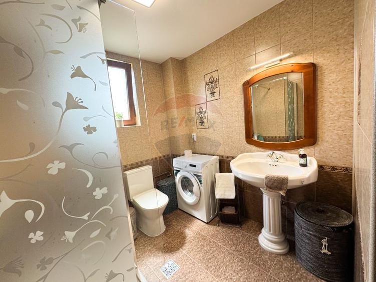 Casă individuală de vânzare în zona Borhanci