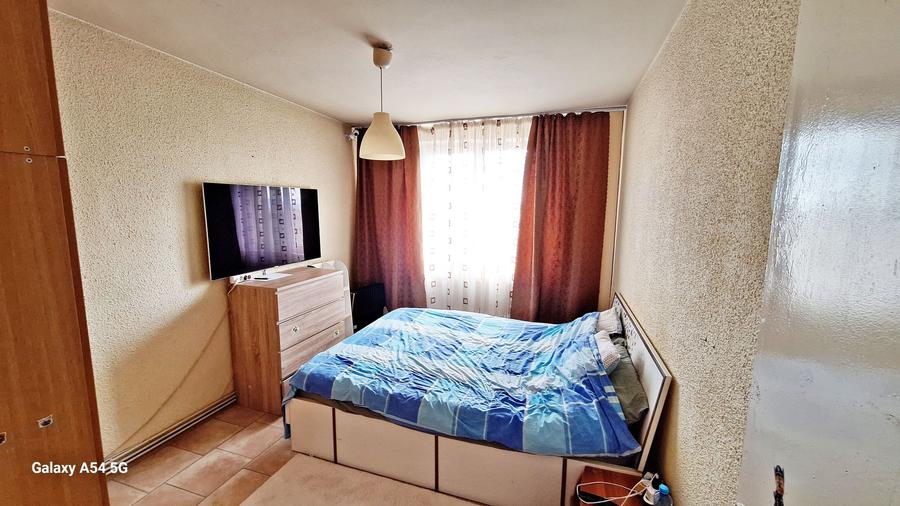 Zona ITC apartament cu doua camere decomandat, etaj5, pret 95000 euro