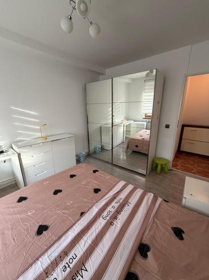 Inchiriez apartament 3 camere Crangasi