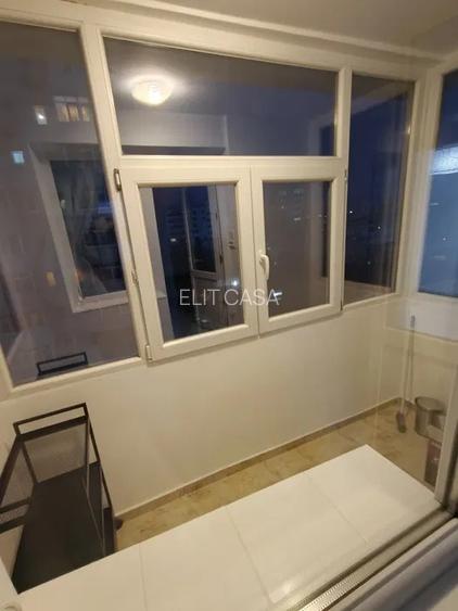 Apartament cu 3 camere, zona Podu Ros - 6