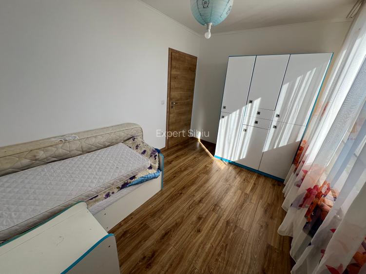INCHIRIEZ casa 4 camere, tip duplex,renovata,zona Turnisor - 16