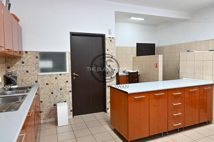 Pensiune la cheie de vanzare | 10 camere | Sacele, Brasov - 29