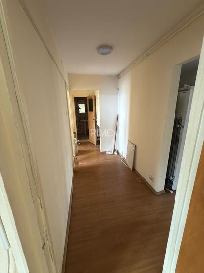 Apartament incapator, patru camere, Resita-Berceni, 120.000€ negociabil - 8