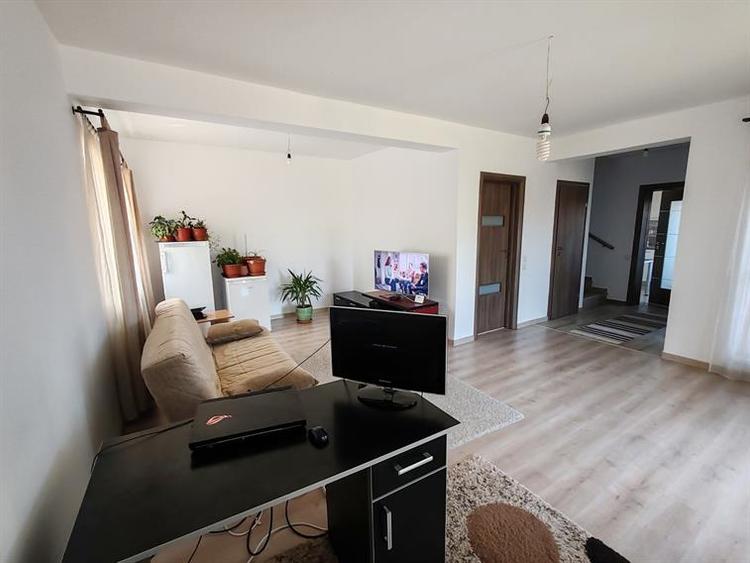 Vila 2021, P+M+pod, 4 camere, 2 bai, teren 356mp,terasa,foisor, parcare 2 masini