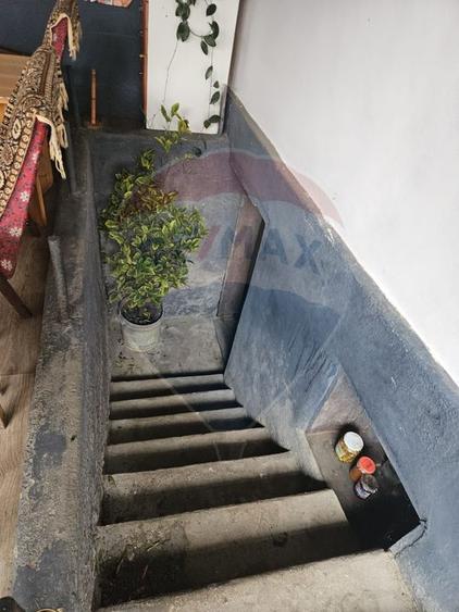 Casă / Vilă cu 5 camere de vânzare, Sarasau