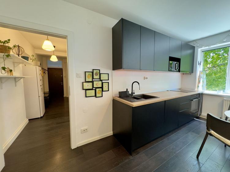 0 % comision Apartament modern 3 camere etaj 2/3, locatie Centrala
