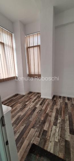 Ofer spre închiriere apartament cu 3 camere, nemobilat, începând cu 15 iunie - 10