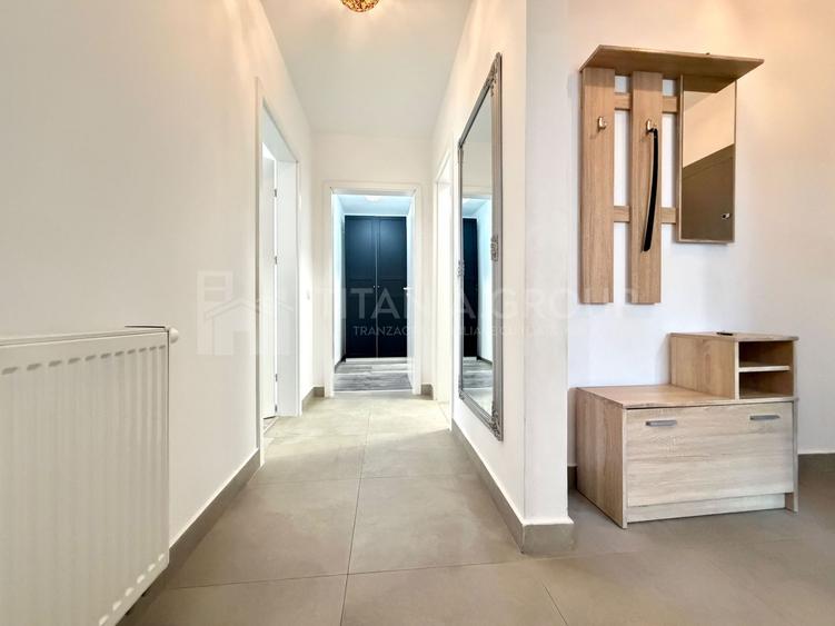 Apartament spatios 3 camere decomandat, parcare, zona Coresi, 3-6 luni