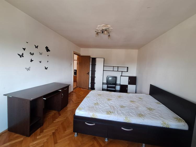 Apartament 3 camere- bloc izolat termic-etaj intermediar-Lipovei-108.990 Euro