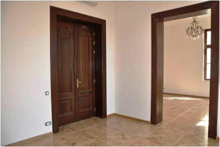 Apartament in zona Romana-Dacia cu 5 camere nemobilate