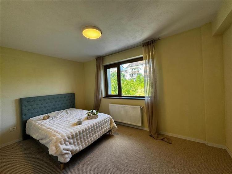 Apartament 3 camere,70 mp + terasa ,situat pe strada Borhanciului!