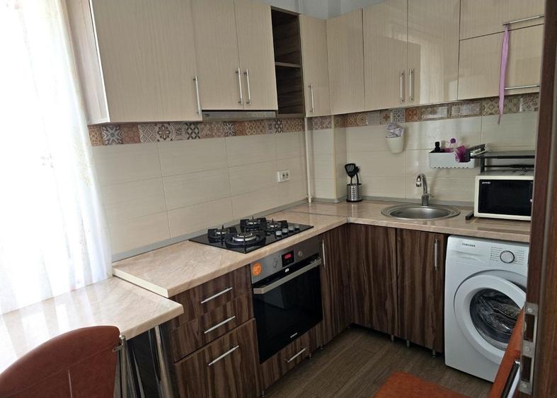 Apartament de 2 camere, 62 mp, centrala, aer condiționat, zona Ștefan cel Mare