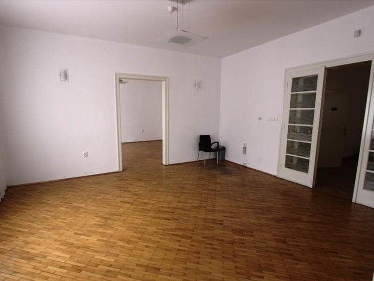 Vila spatioasa pentru birouri in zona centrala