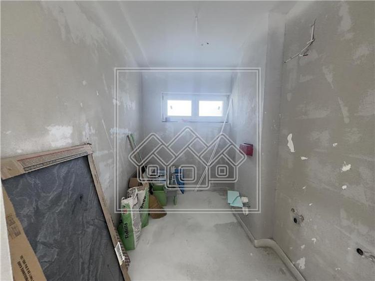 Penthouse intabulat, 3 camere, balcon, dressing