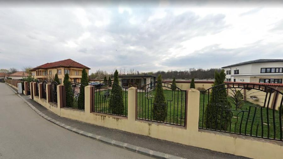CASA P+E 234 m²+ TEREN 1.385 m² , Craiova