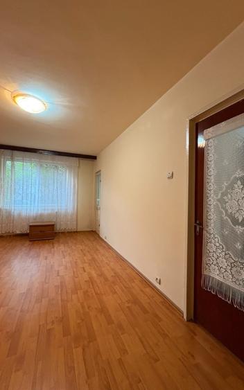 Crângași – Piață | 2 Camere Decomandat, Etaj 3/8, Bloc Anvelopat –Ideal Investie