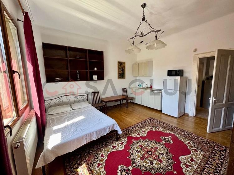 Apartament în vilă, zonă centrală, parcare