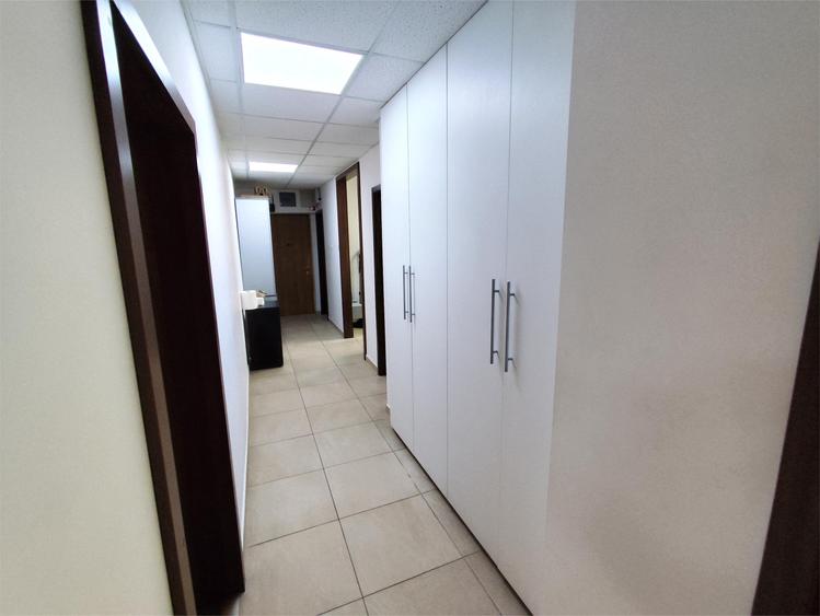 Spatiu in zona Centrul Civic pretabil birouri, Cabinet medical, etc.